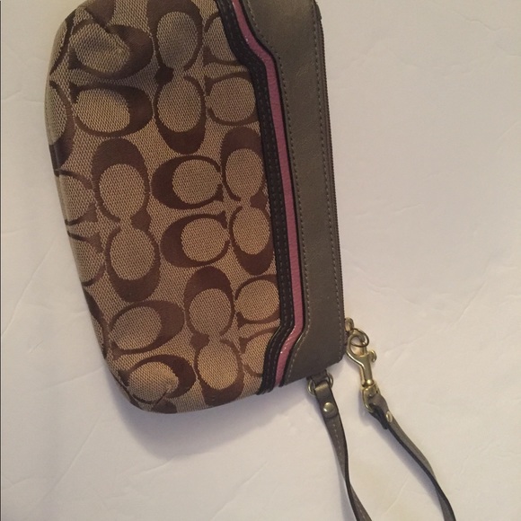 NWOT Brown Coach Wristlet - Picture 4 of 8